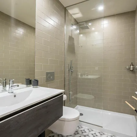 Formosa With Balcony By Lovelystay