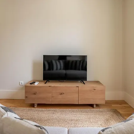 Formosa With Balcony By Lovelystay פורטו