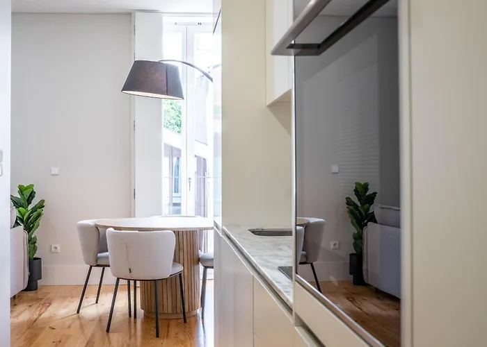 Formosa With Balcony By Lovelystay Appartamento Oporto