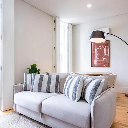 Formosa With Balcony By Lovelystay Apartment Porto